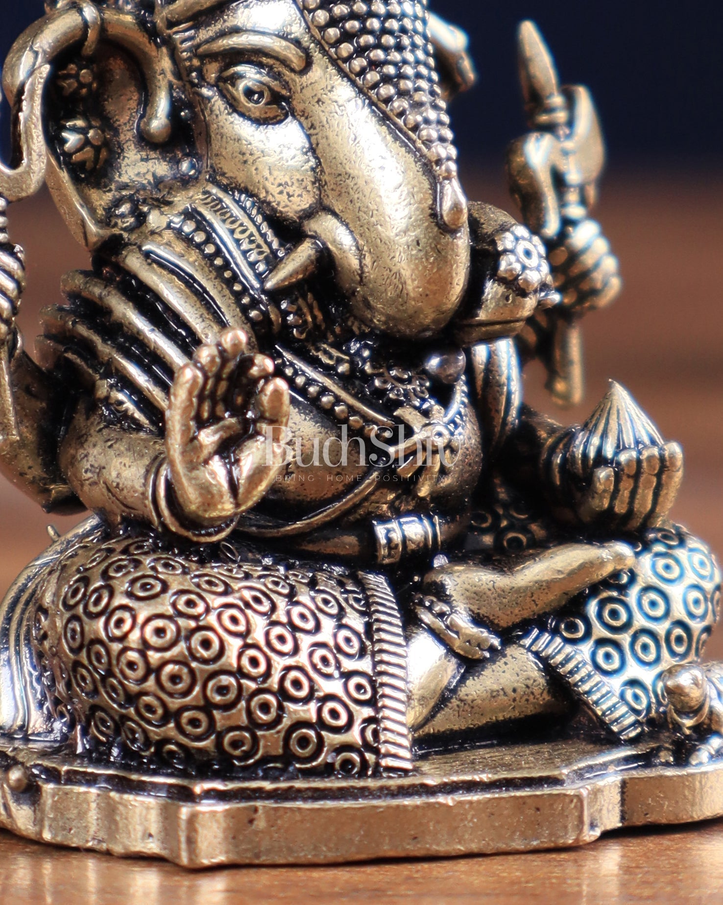 Brass Superfine Intricate Dagduseth Ganesha Idol – 2"